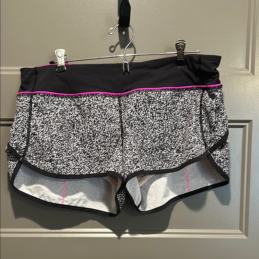 lululemon 2.5” Speed shorts Black and White with Pink Trim